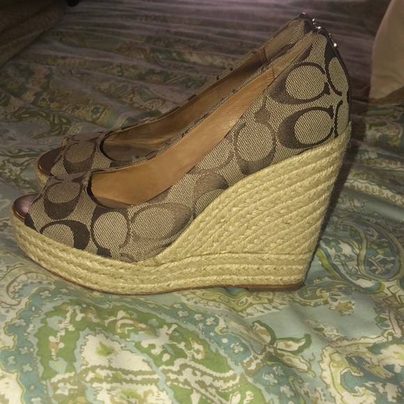 COACH Logo Platform Wedges 💜 - Picture 5 of 6